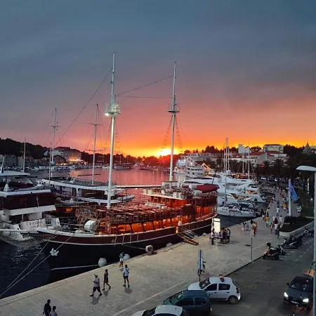Port On Riva With Parking And Sea View * Макарска