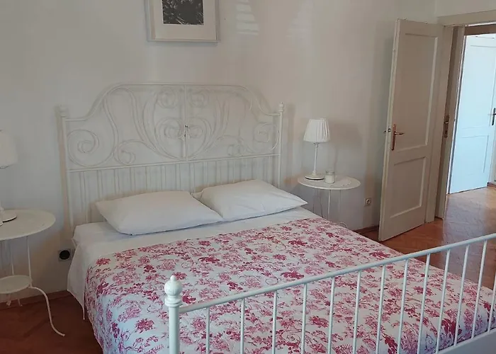 Apartman Port On Riva With Parking And Sea View *