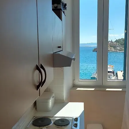 Apartment Port On Riva With Parking And Sea View Makarska