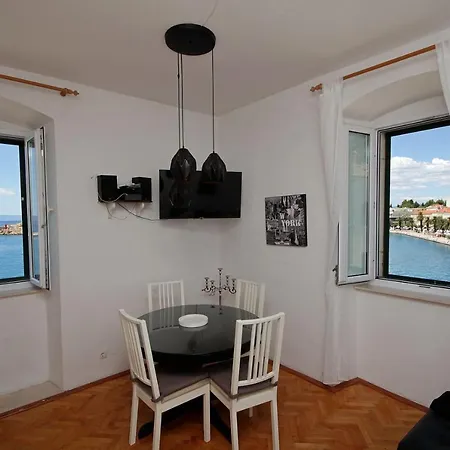 Apartment Port On Riva With Parking And Sea View *