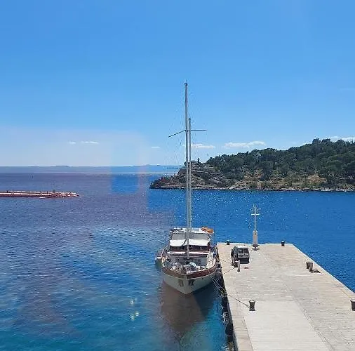Port On Riva With Parking And Sea View * Makarska