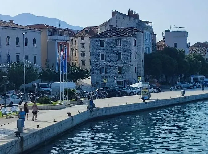 Port On Riva With Parking And Sea View * 马卡尔斯卡