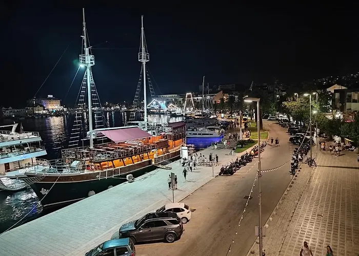 公寓 Port On Riva With Parking And Sea View *